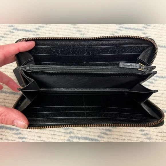 GUCCI Unisex Black & Gold Animalier Bee & Star Round Zip Long Wallet/Clutch - Picture 12 of 16